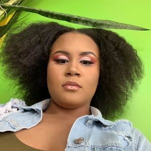 Meet your Posher, Tiffany